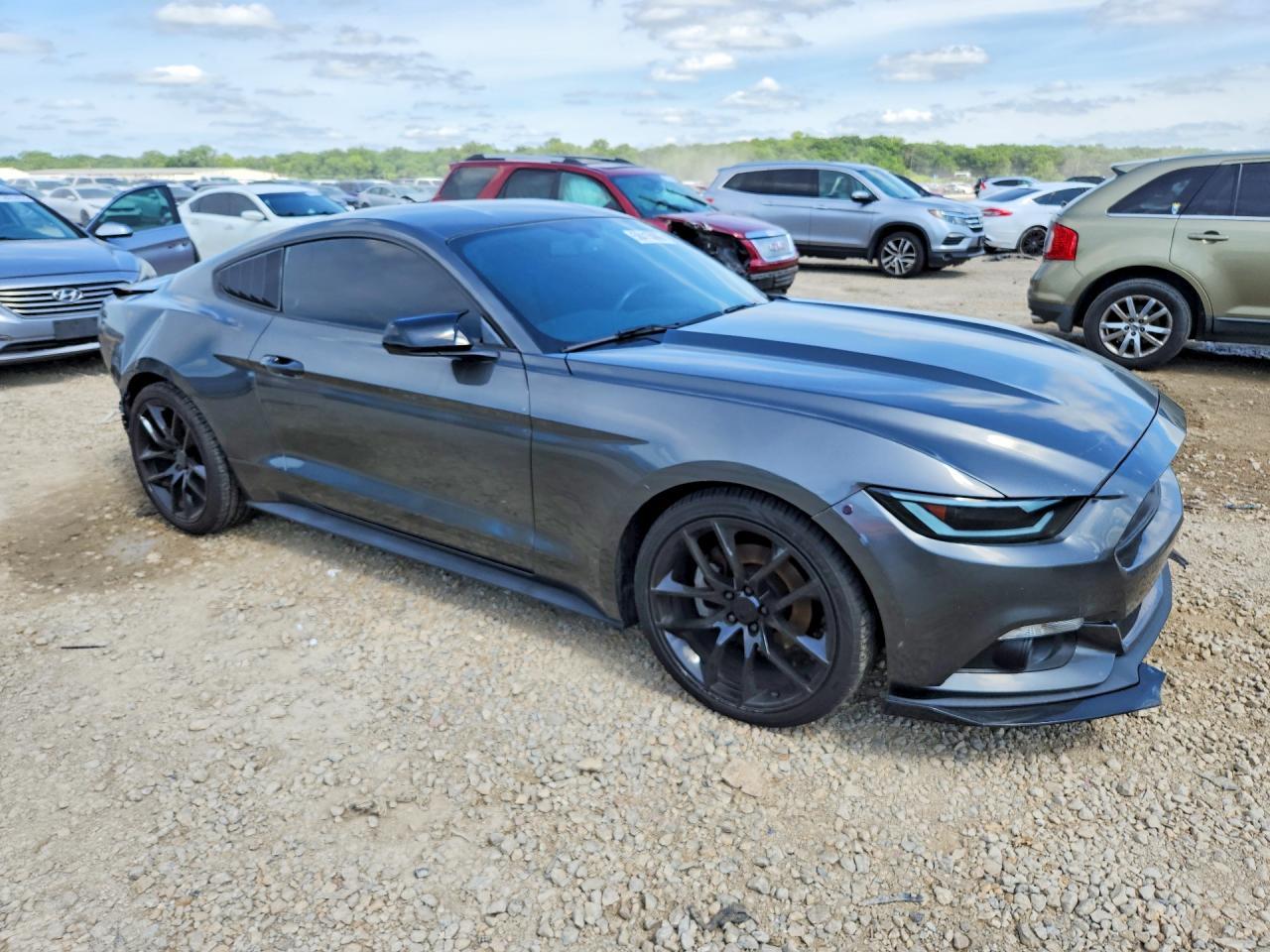 2017 Ford Mustang - zdjęcie 4