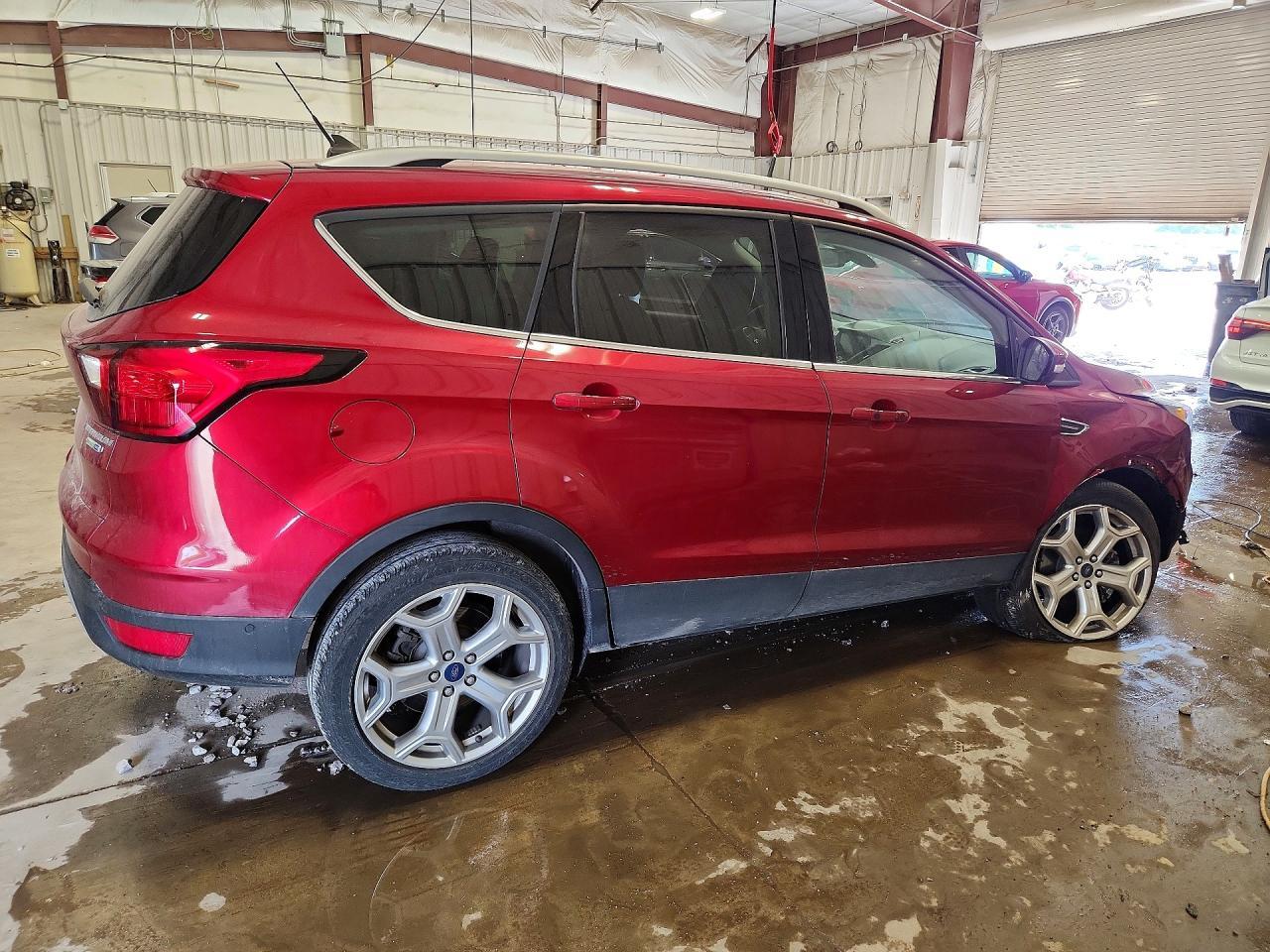 2019 Ford Escape Titanium - zdjęcie 3