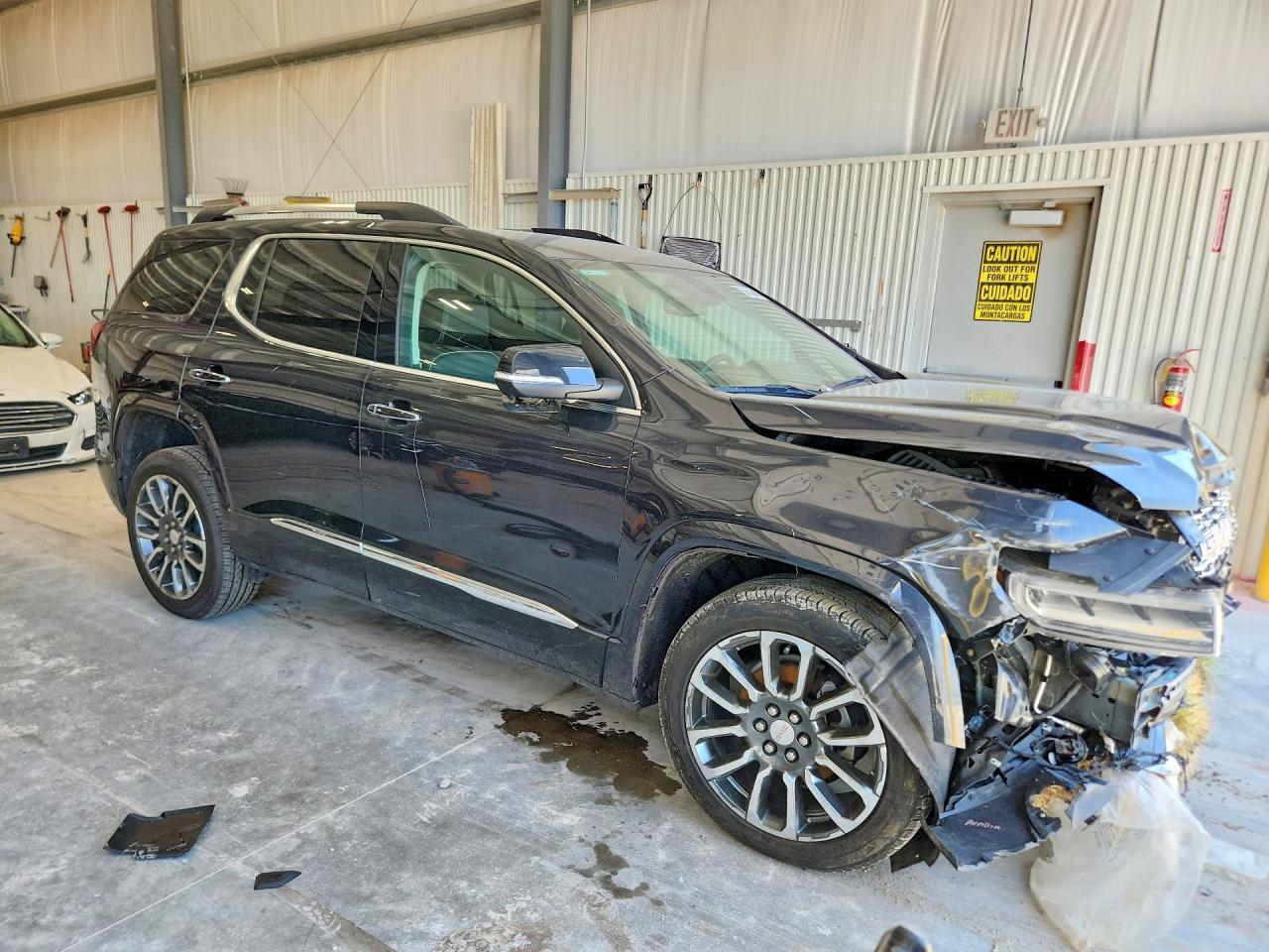 2020 GMC Acadia Denali - zdjęcie 4