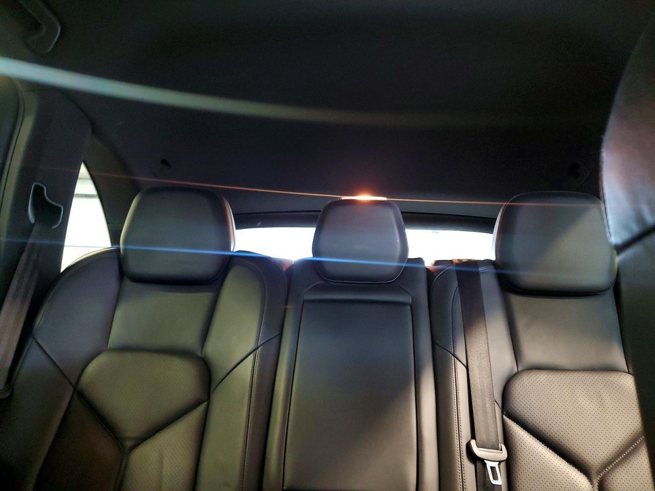 2013 Porsche Cayenne - zdjęcie 10