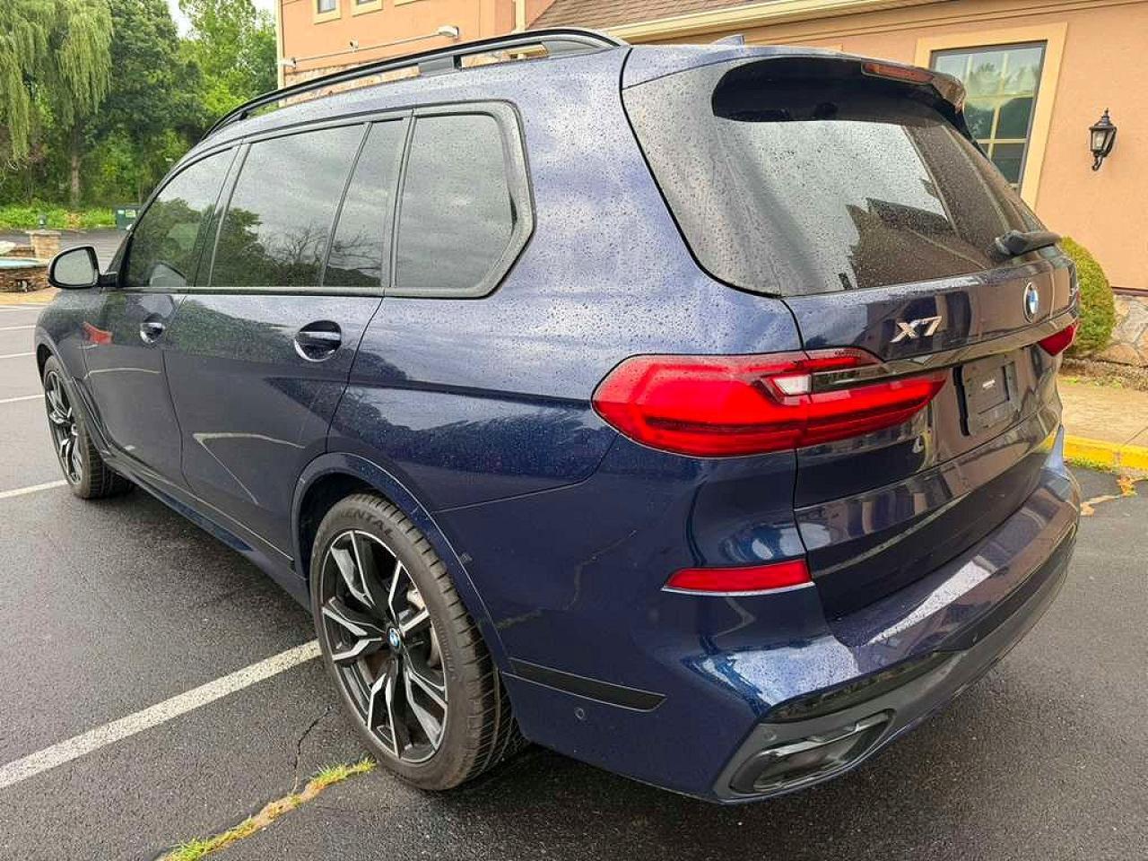 2022 BMW X7 xDrive40I - zdjęcie 2
