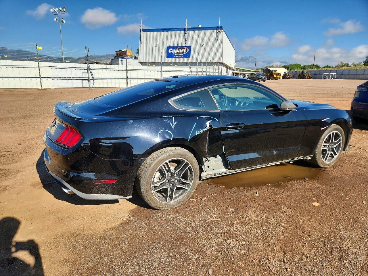 2020 Ford Mustang - zdjęcie 3