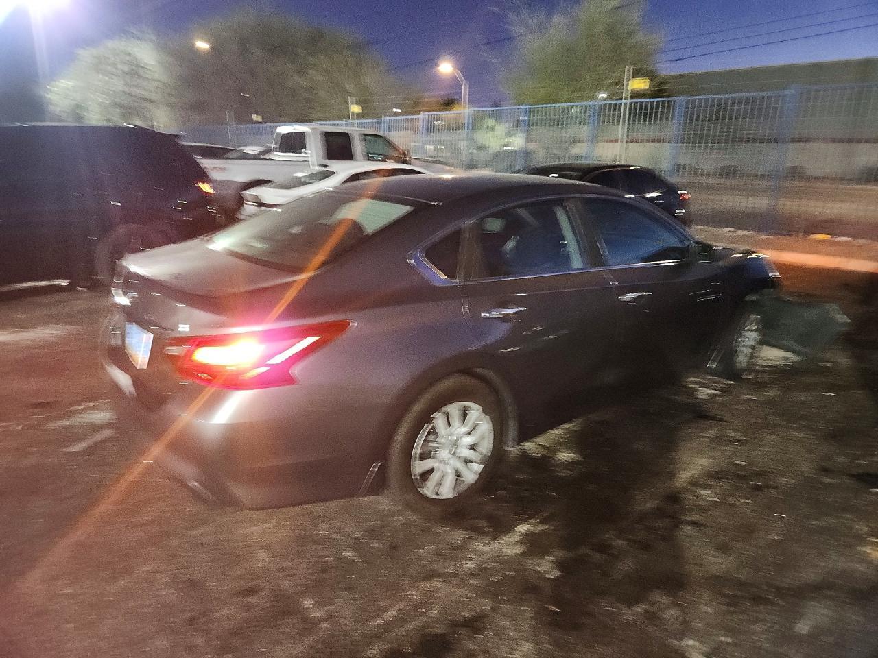 Nissan Altima - zdjęcie 3