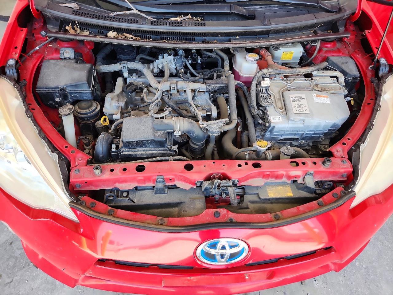 2014 Toyota Prius C Three - zdjęcie 11