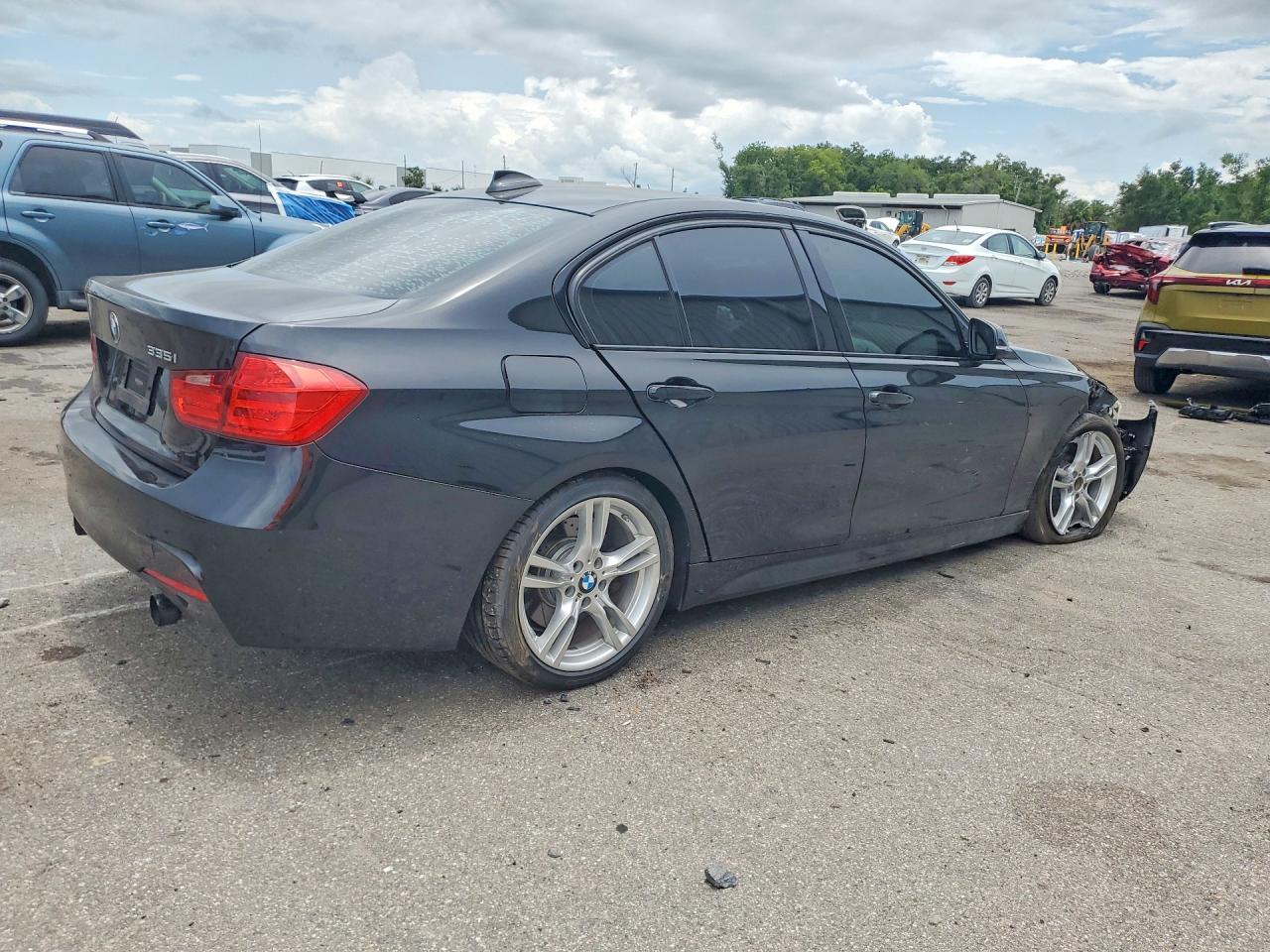 2014 BMW 335 I - zdjęcie 3