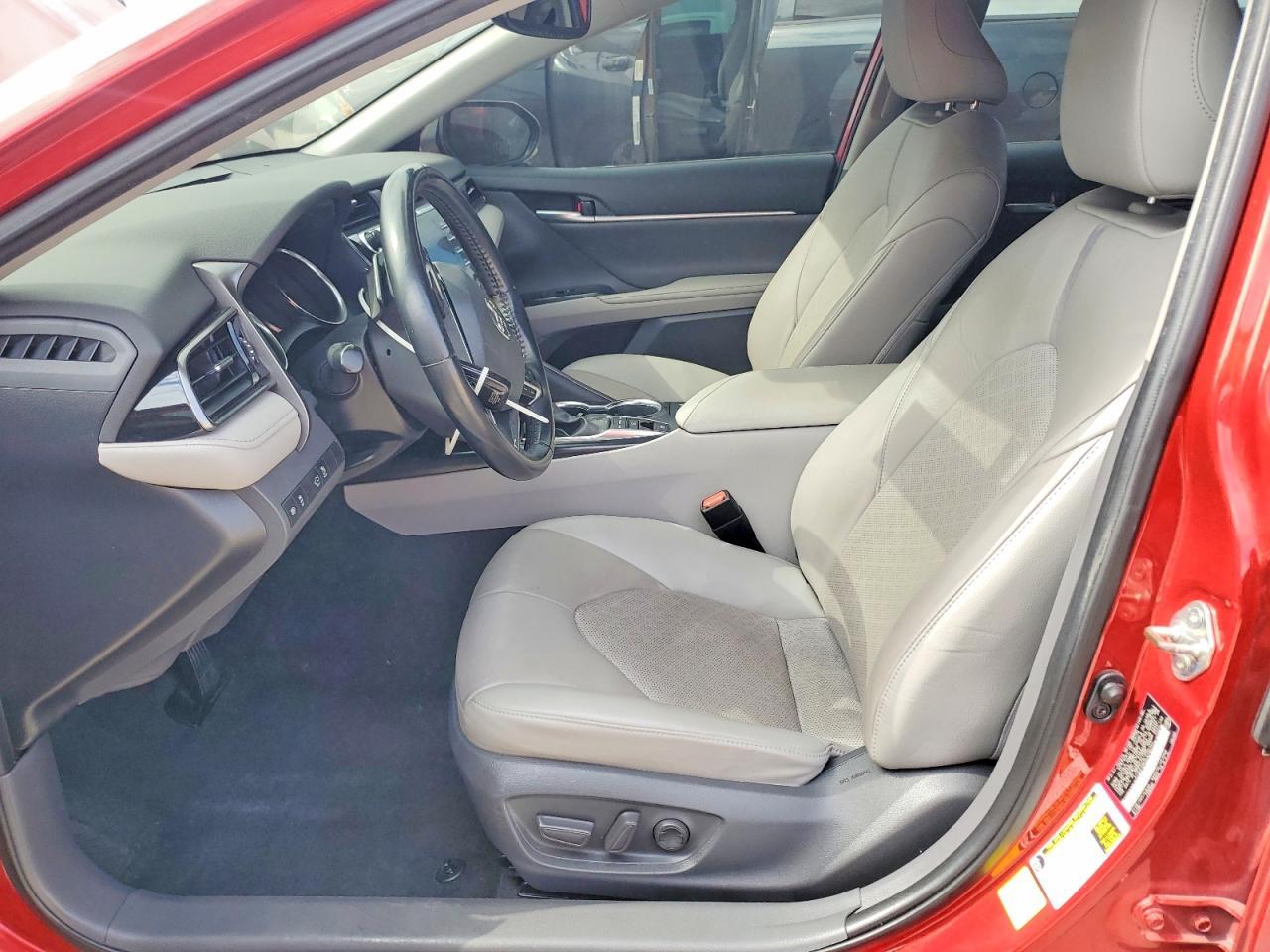 2020 Toyota Camry Xse - zdjęcie 7