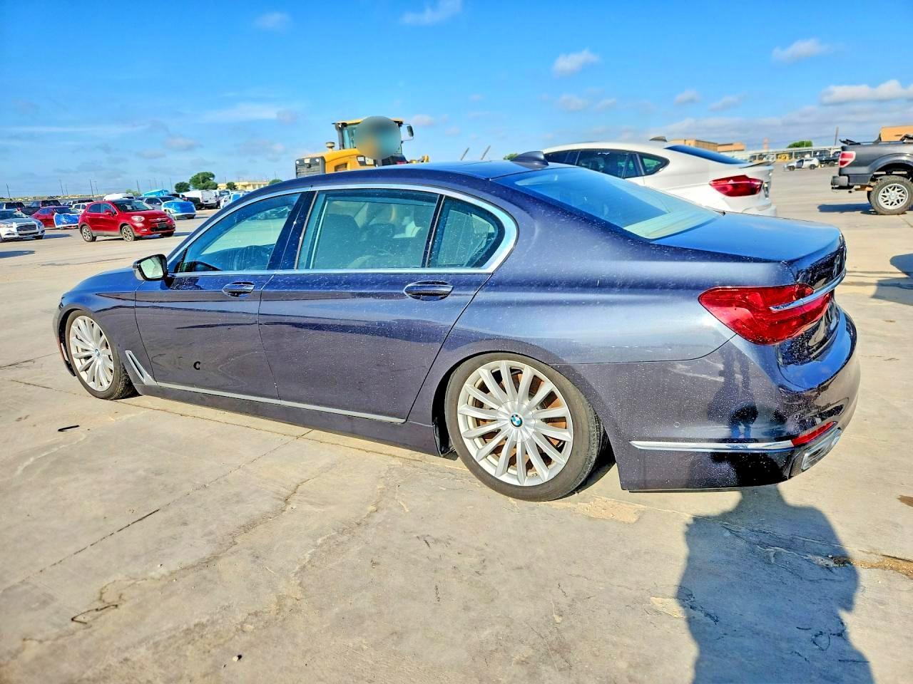 2016 BMW 740 I - zdjęcie 2