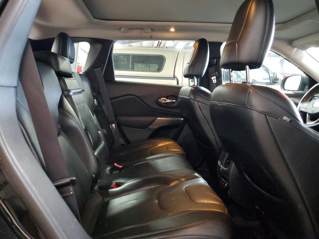 2019 Jeep Cherokee Limited - zdjęcie 11