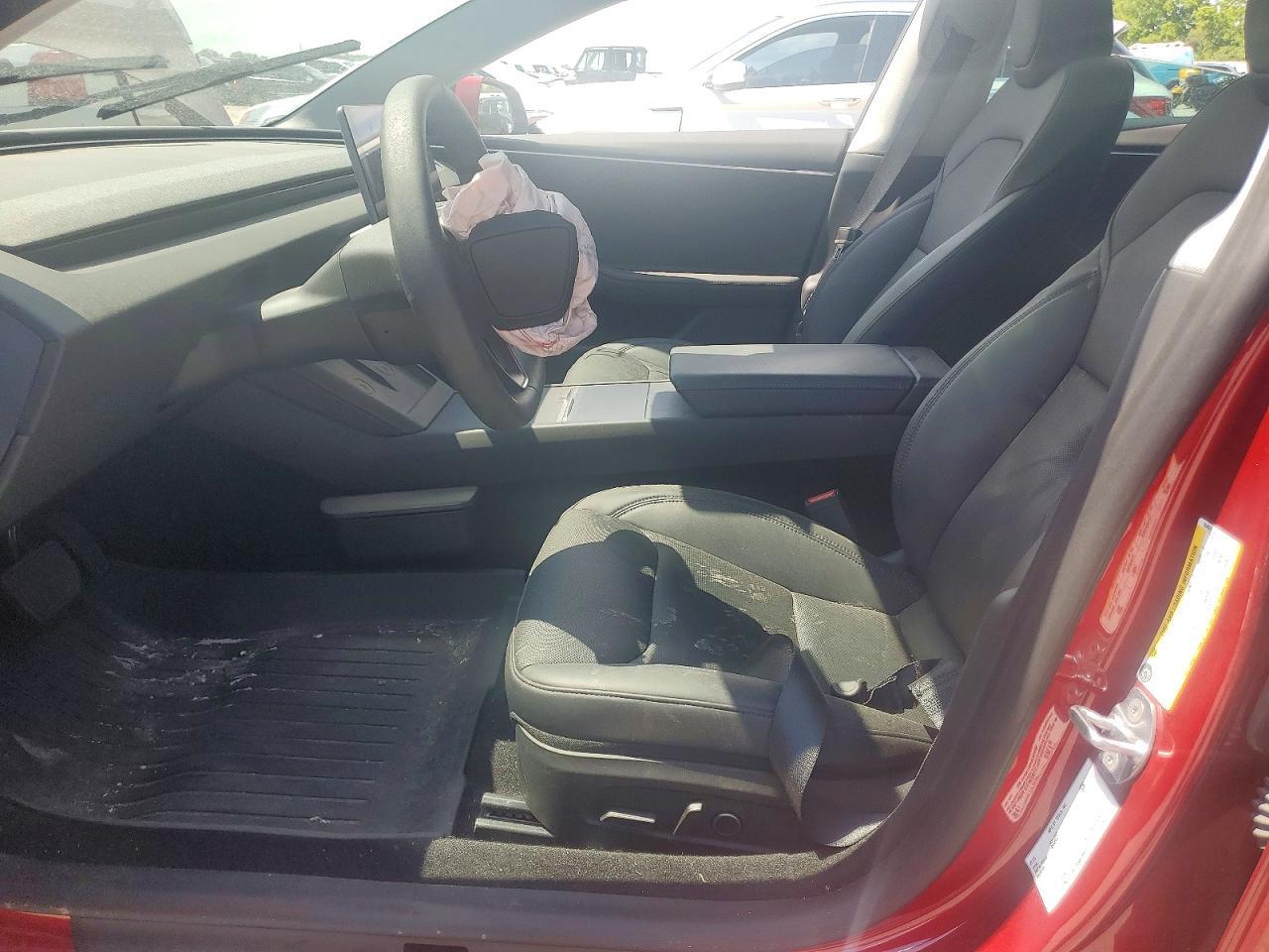 2025 Tesla Model 3 - zdjęcie 7