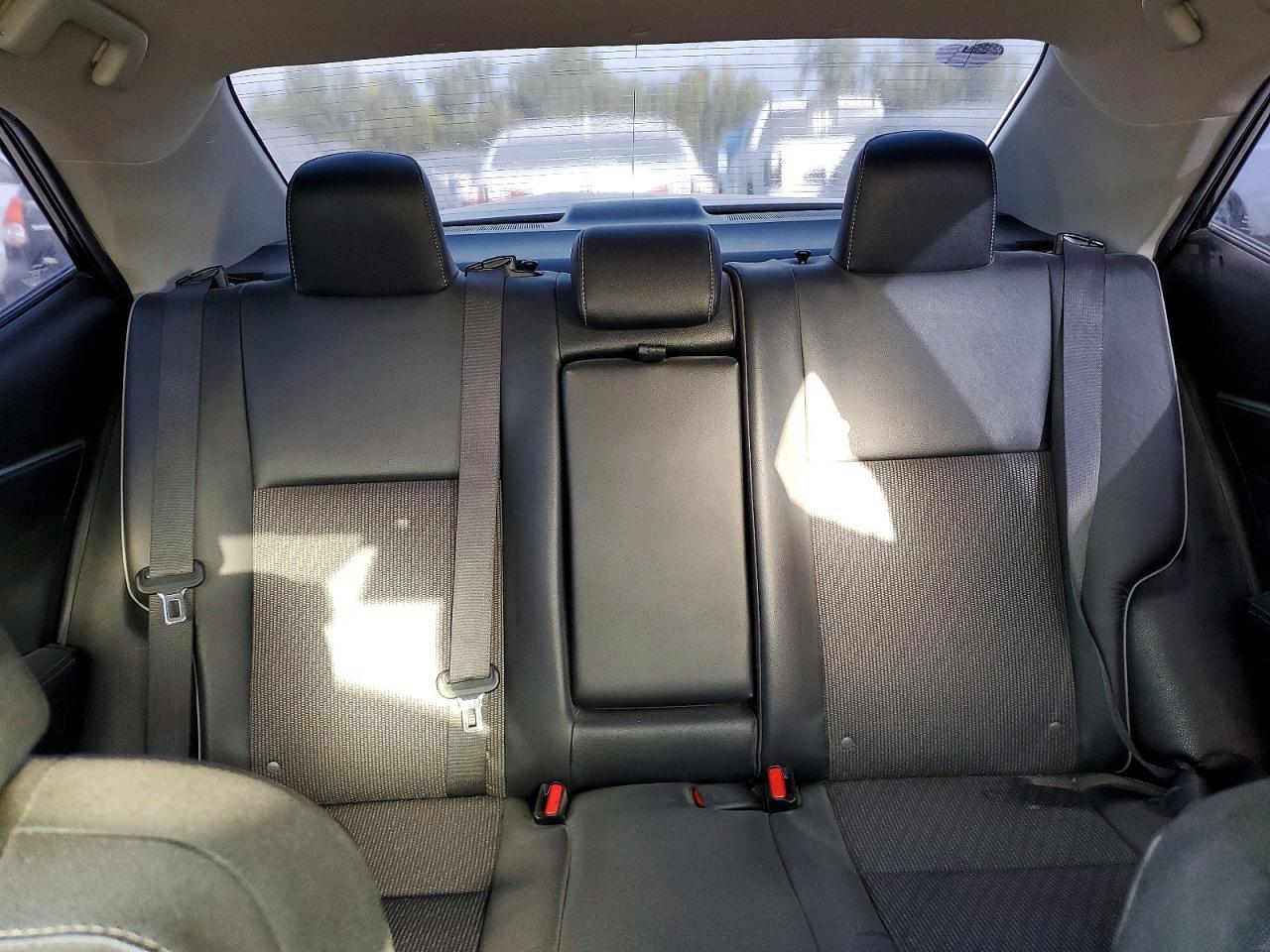2016 Toyota Corolla - zdjęcie 10
