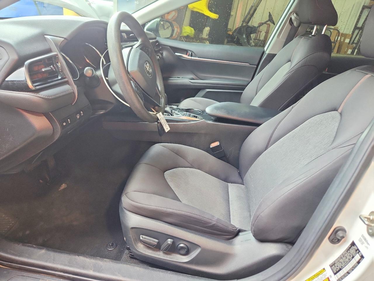 2019 Toyota Camry Hybrid Le - zdjęcie 7