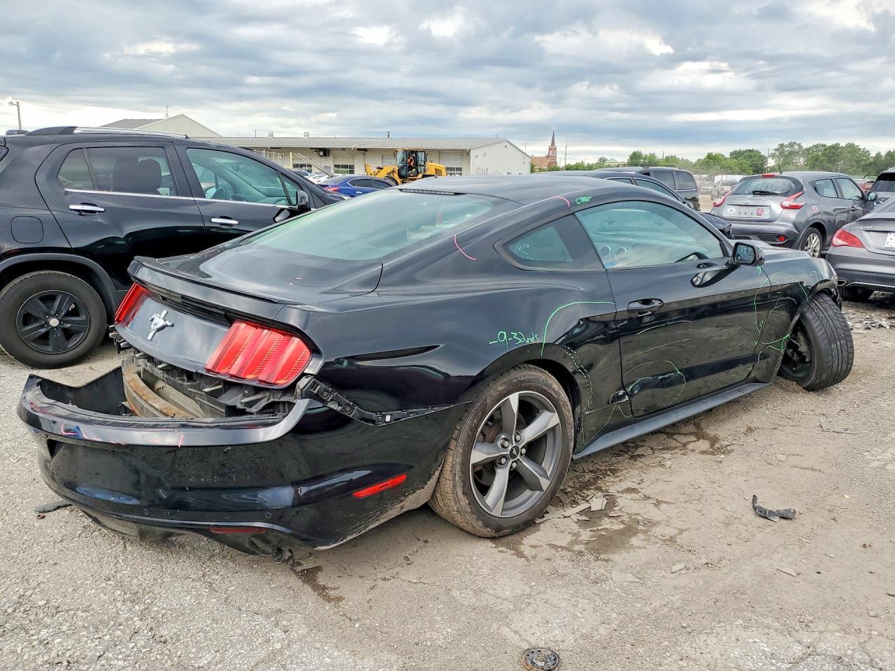 2016 Ford Mustang - zdjęcie 3