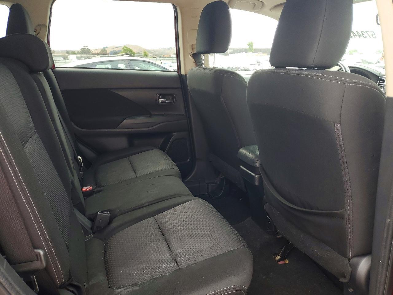 2018 Mitsubishi Outlander Se - zdjęcie 11