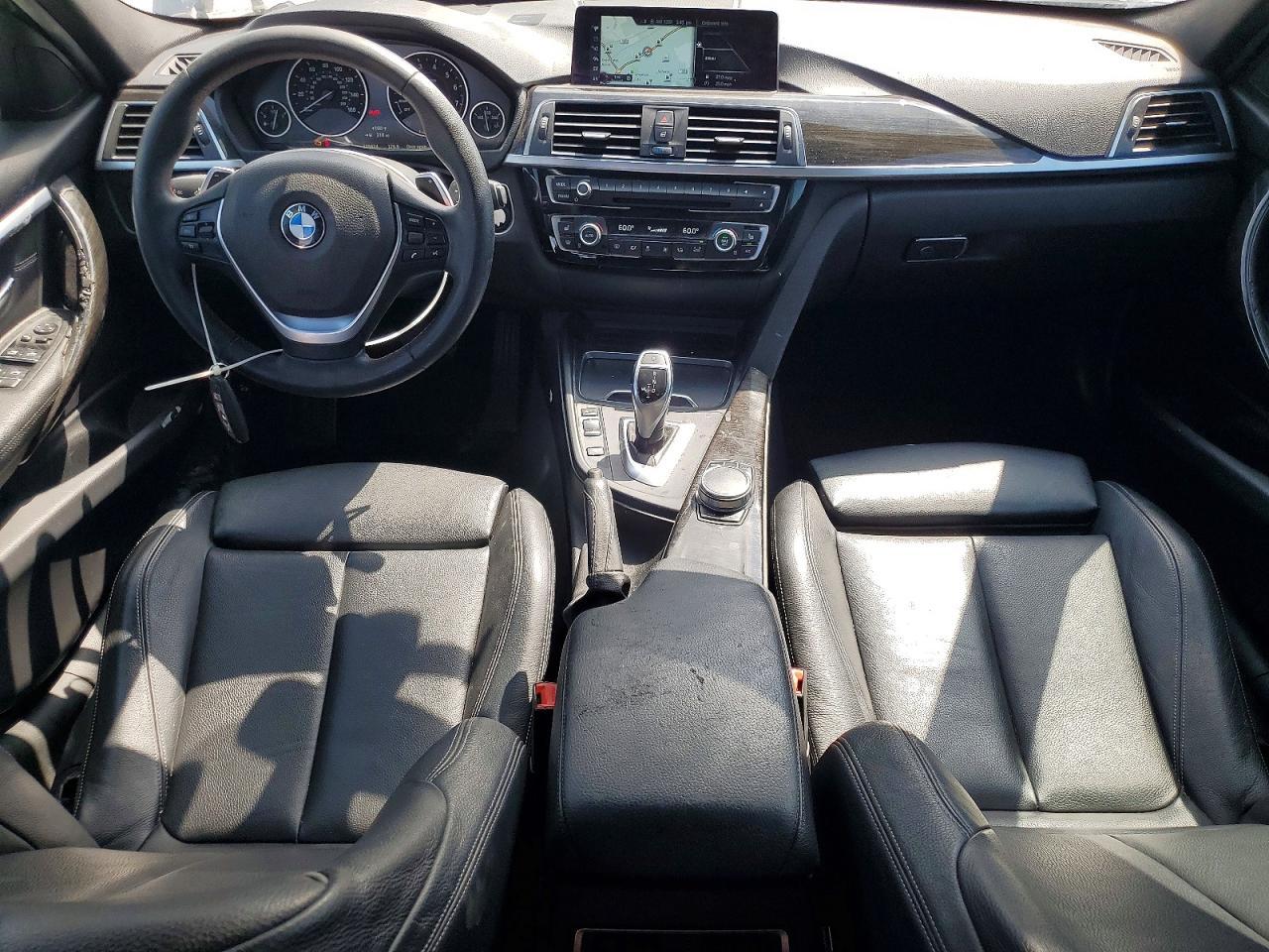 2017 BMW 330 I - zdjęcie 8