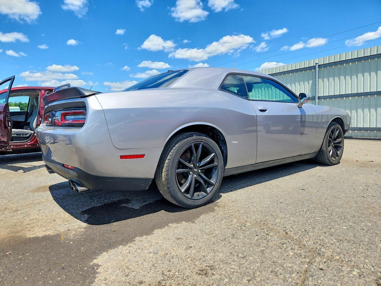 2017 Dodge Challenger Sxt - zdjęcie 2