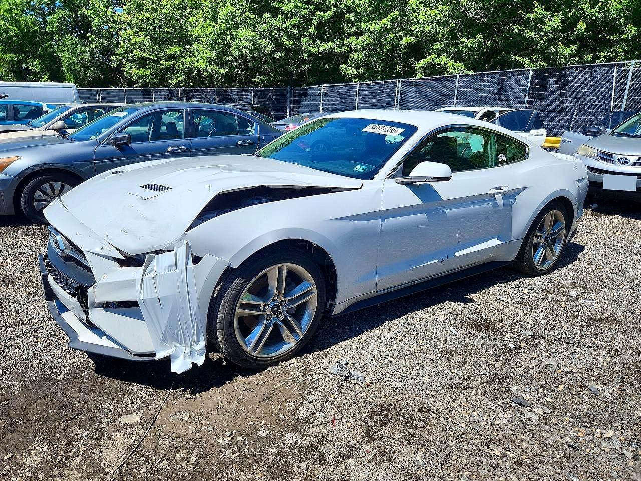 2019 Ford Mustang - zdjęcie główne