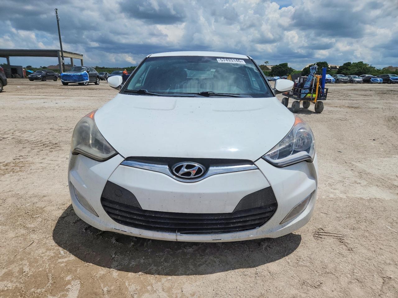 2017 Hyundai Veloster Base - zdjęcie 5