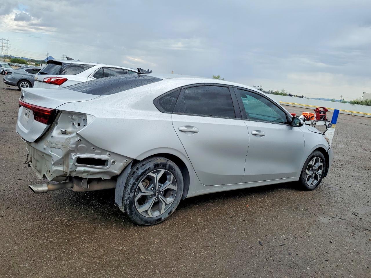 2021 Kia Forte Lxs - zdjęcie 3