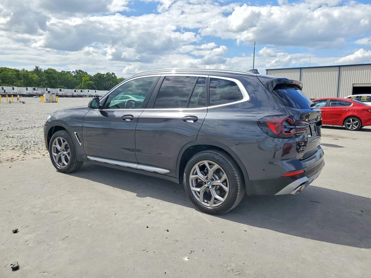 2024 BMW X3 xDrive30I - zdjęcie 2