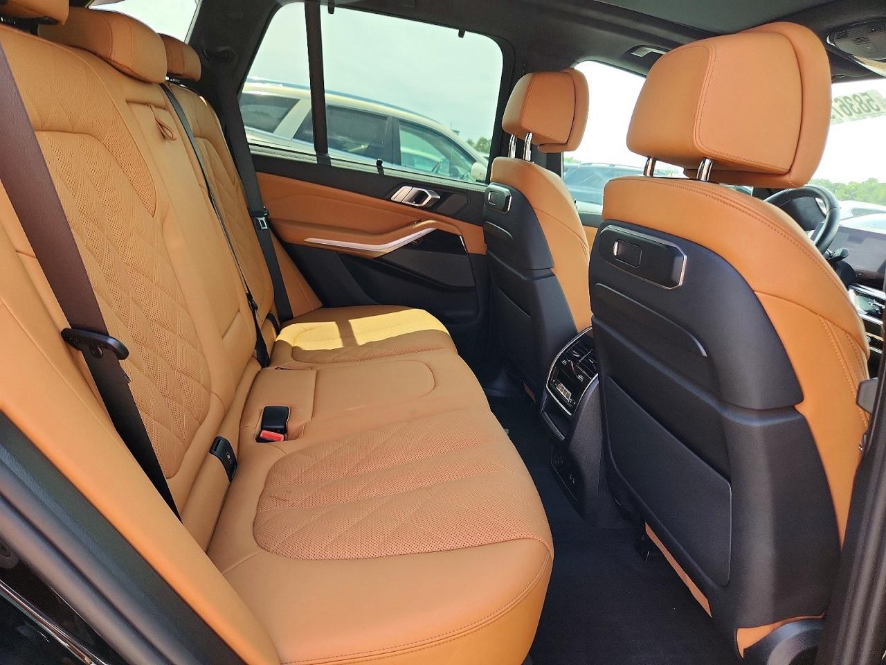 2025 BMW X5 xDrive50E - zdjęcie 10