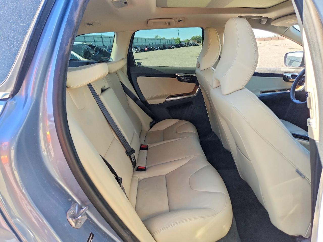 2017 Volvo Xc60 T5 Inscription - zdjęcie 21