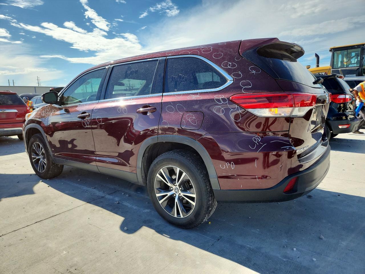 2019 Toyota Highlander Le - zdjęcie 2