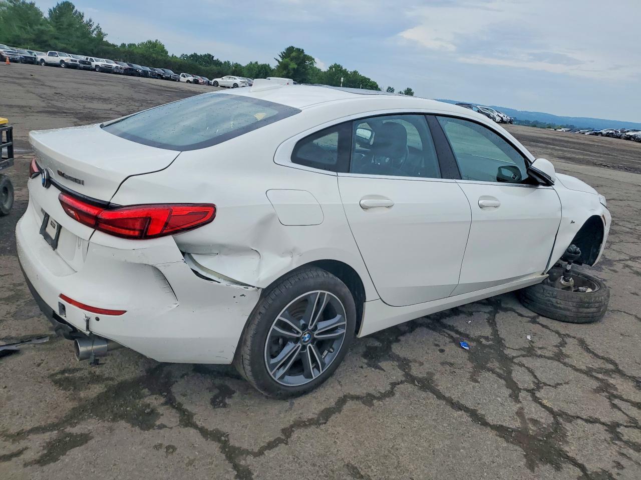 2021 BMW Seria 2 228i - zdjęcie 3