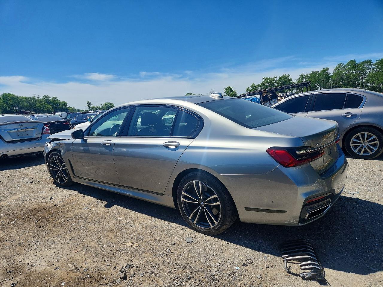 2021 BMW Seria 7 740i - zdjęcie 2