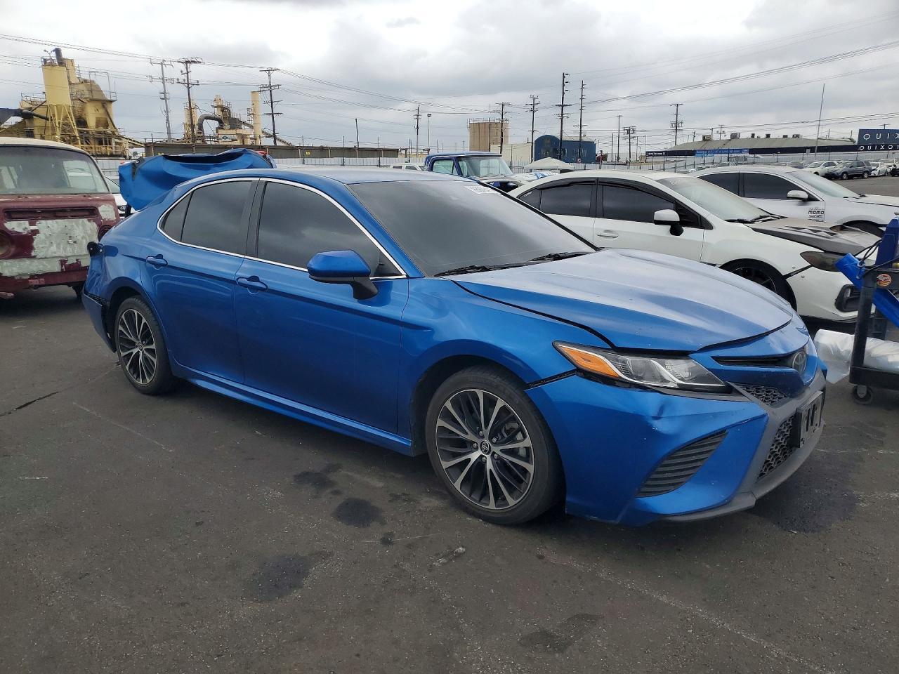 2020 Toyota Camry Se - zdjęcie 4
