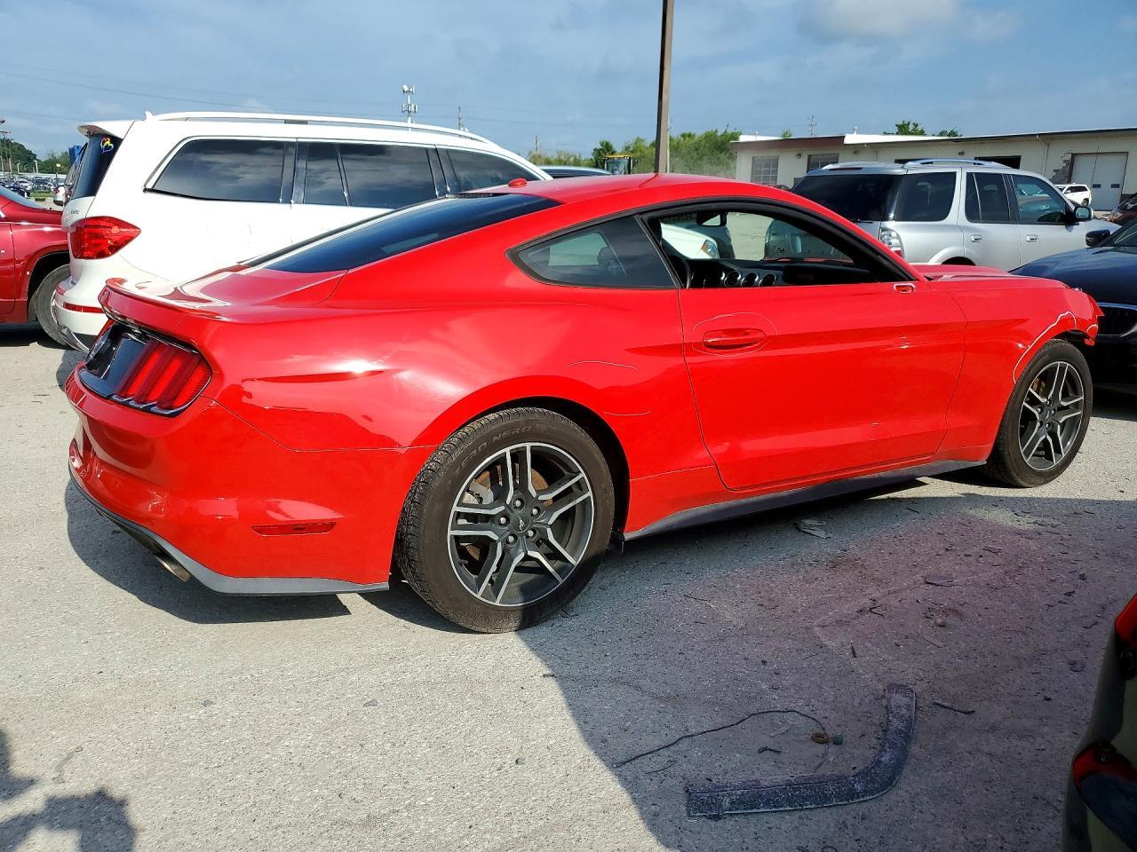2015 Ford Mustang - zdjęcie 3