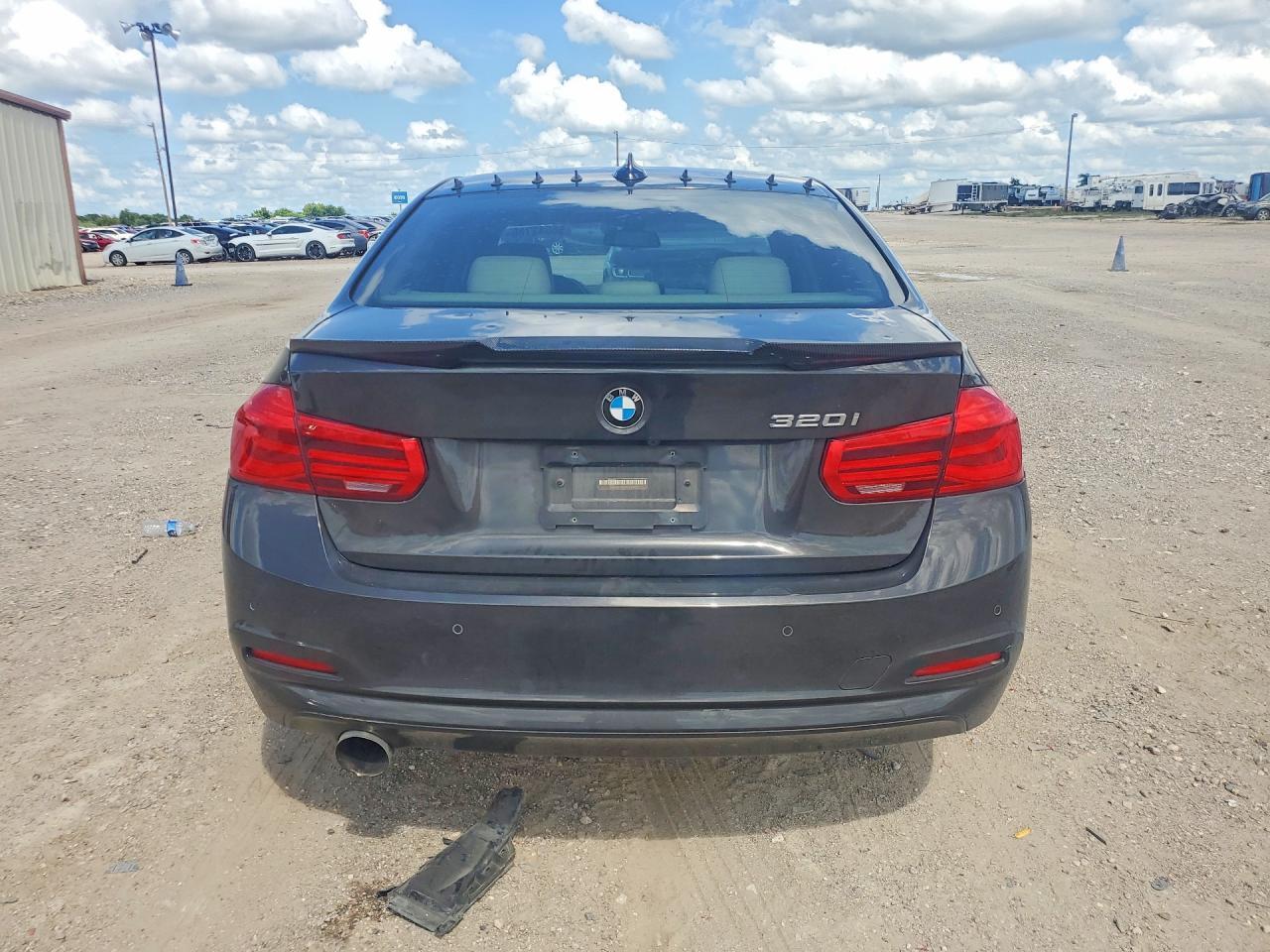 2016 BMW 320 I - zdjęcie 6