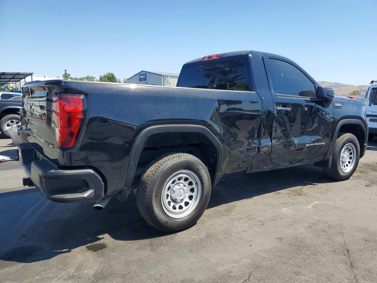 2026 GMC Sierra C1500 - zdjęcie 3