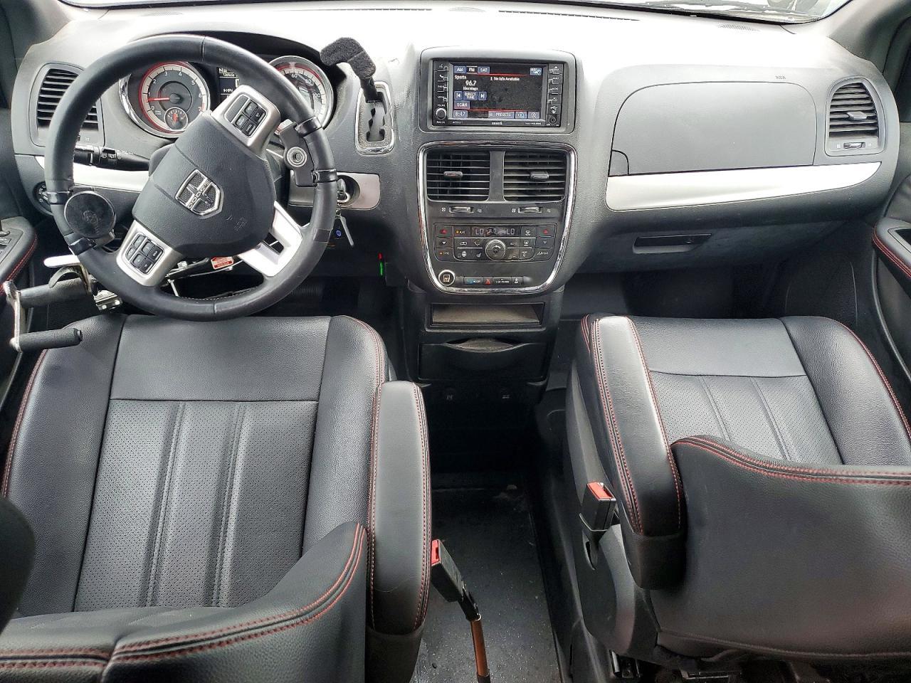 2015 Dodge Grand Caravan R/T - zdjęcie 8