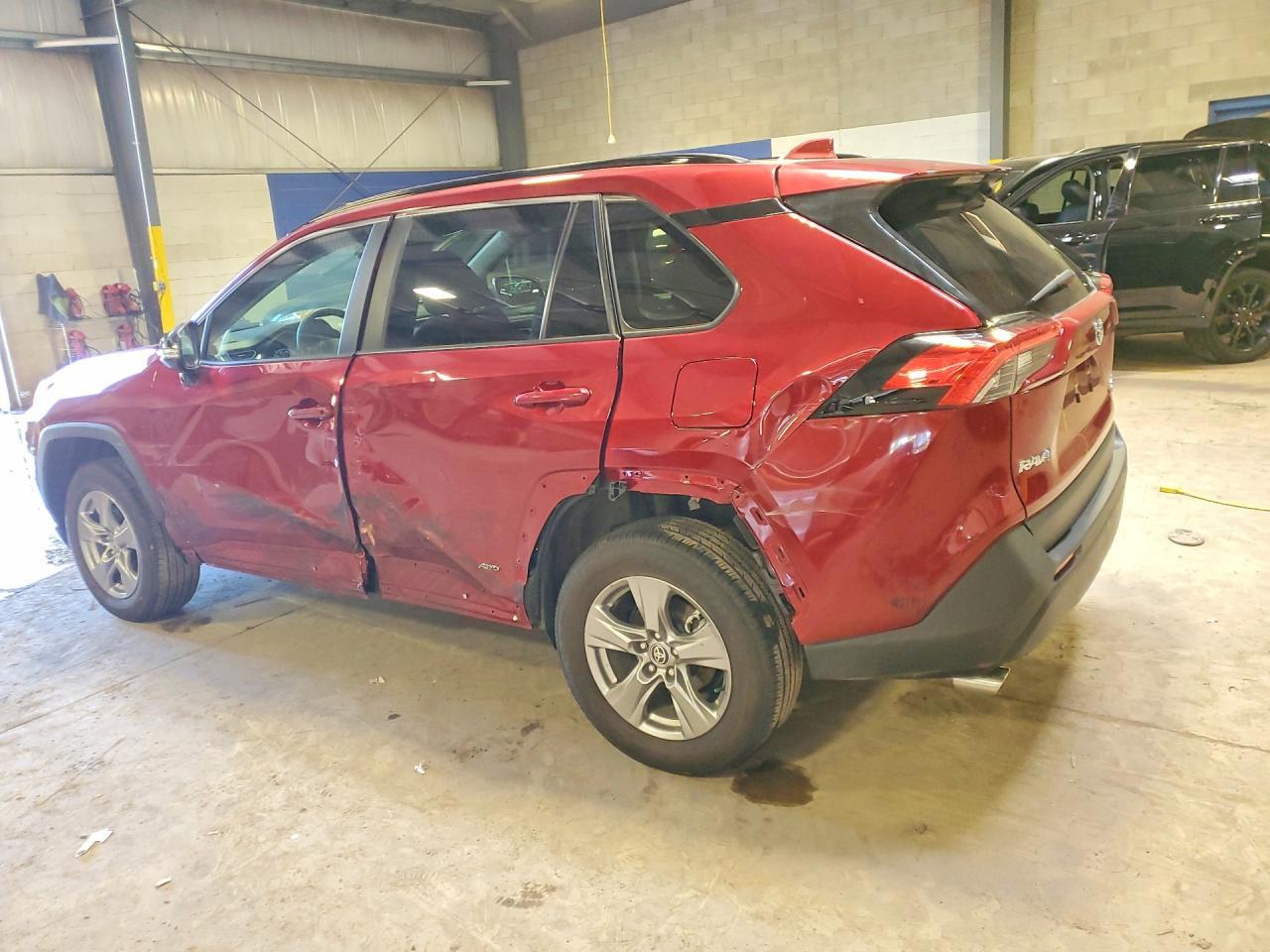 2024 Toyota Rav4 Hybrid Xle - zdjęcie 2
