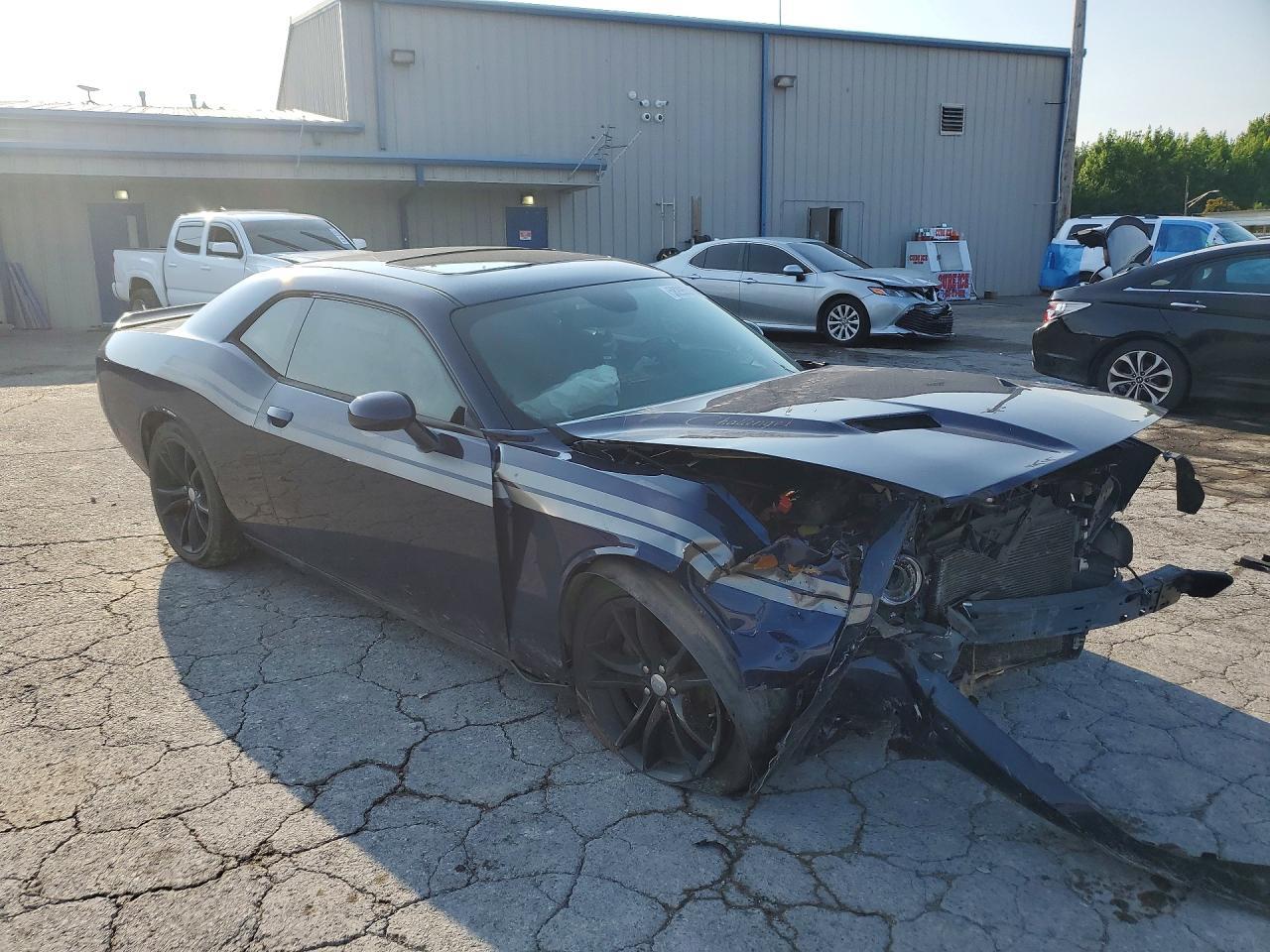 2017 Dodge Challenger Sxt - zdjęcie 4