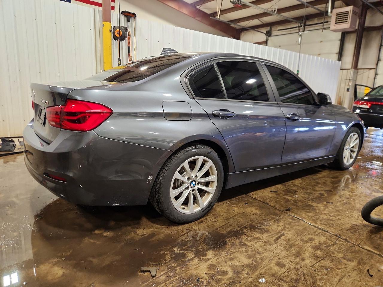 2018 BMW 320 Xi - zdjęcie 3