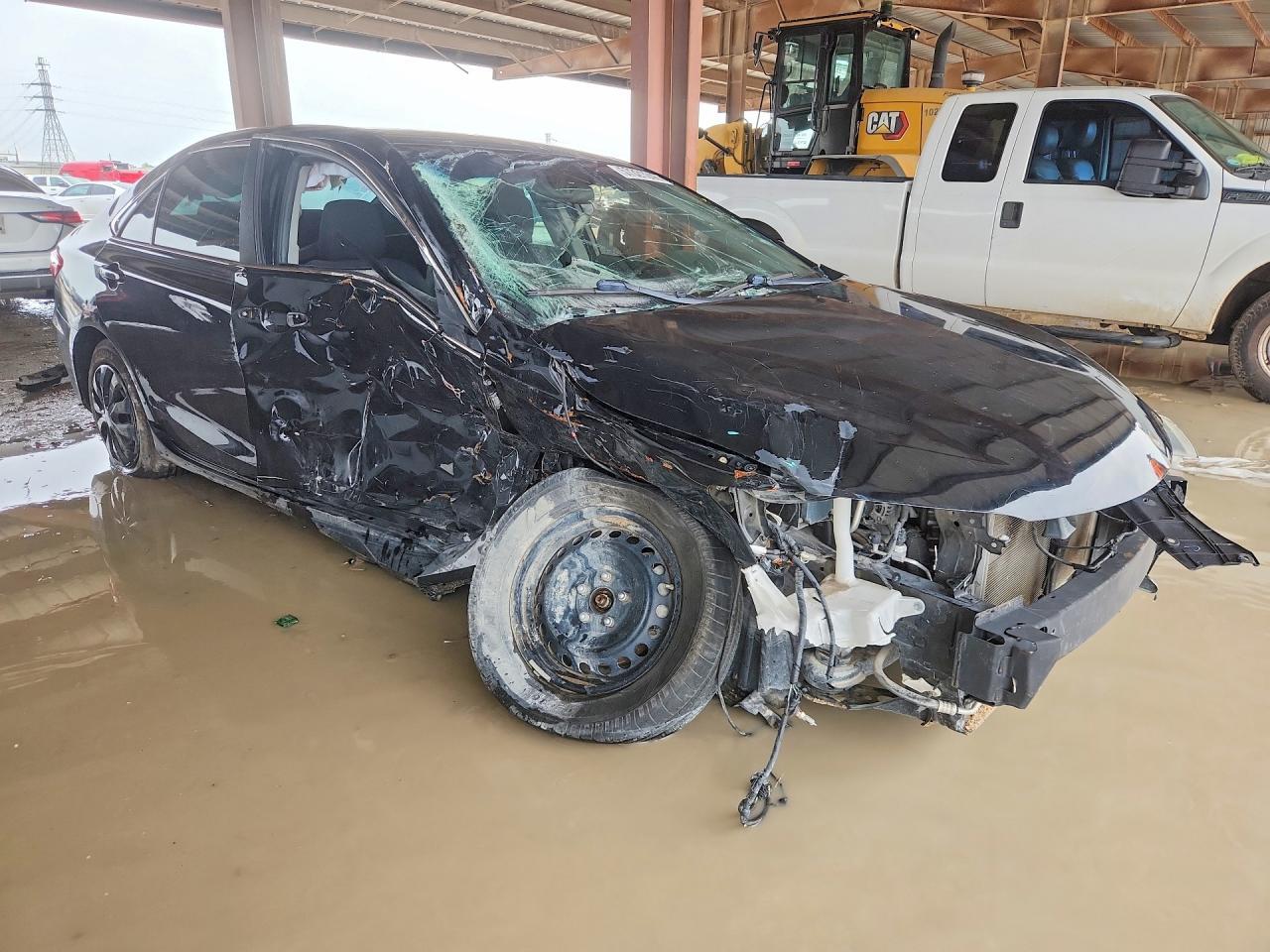 2015 Toyota Camry Le - zdjęcie 4