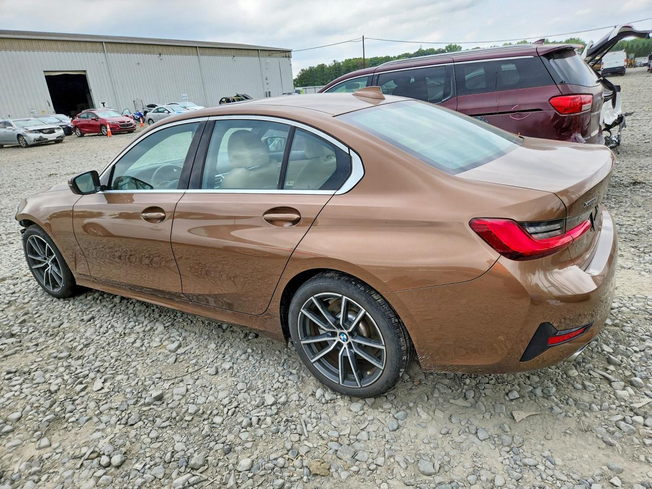 2019 BMW Seria 3 330i - zdjęcie 2