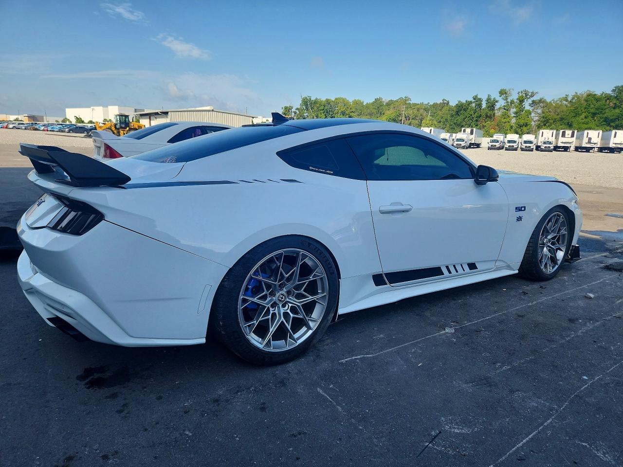 2024 Ford Mustang Gt - zdjęcie 3