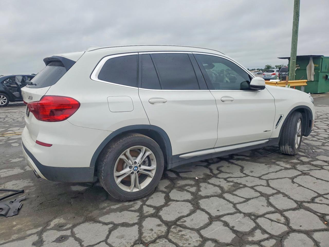 2018 BMW X3 xDrive30I - zdjęcie 3