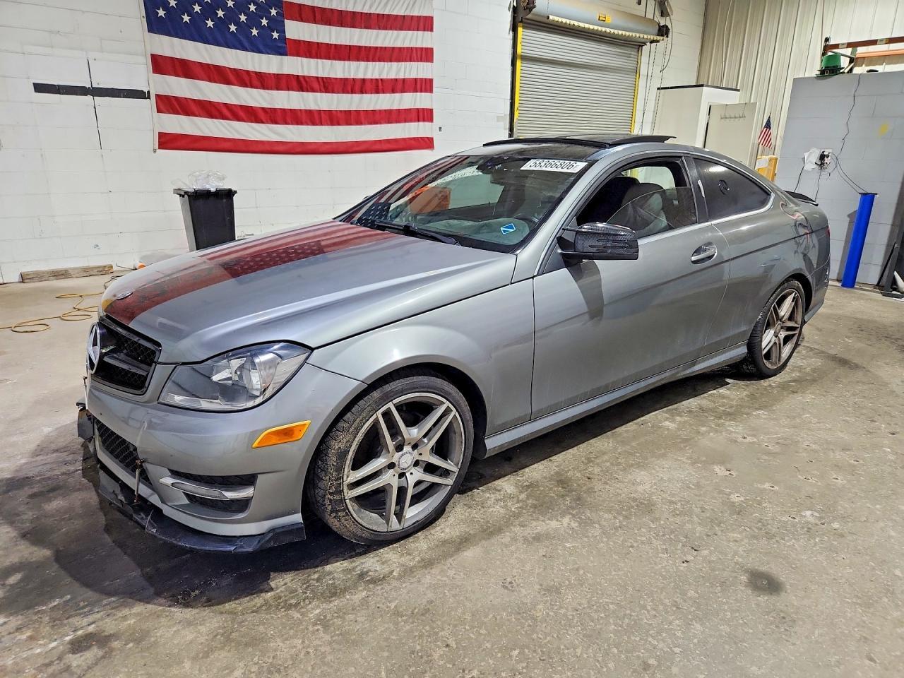 2013 Mercedes-Benz C 250 - zdjęcie główne
