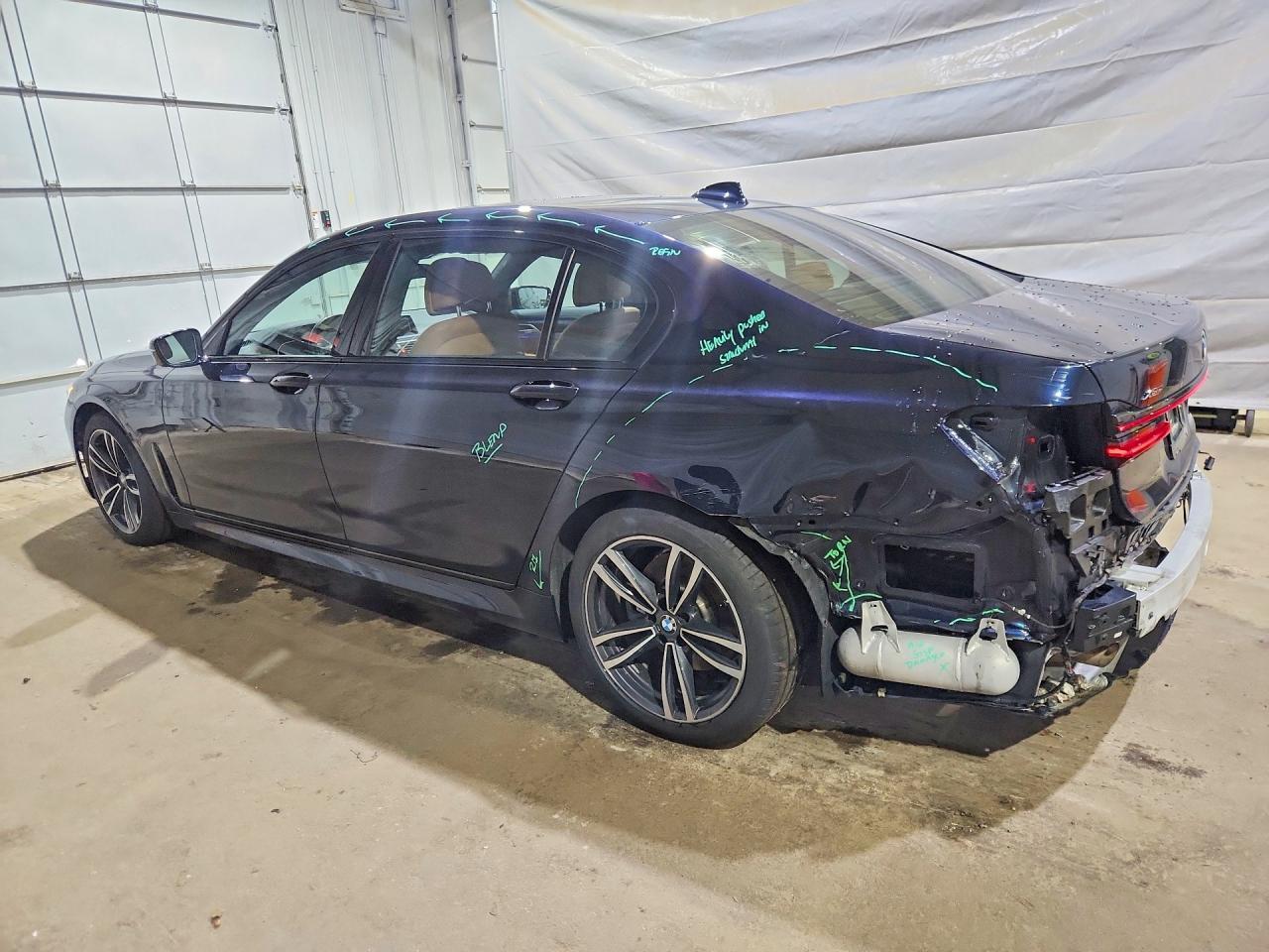 2020 BMW Seria 7 740i - zdjęcie 2