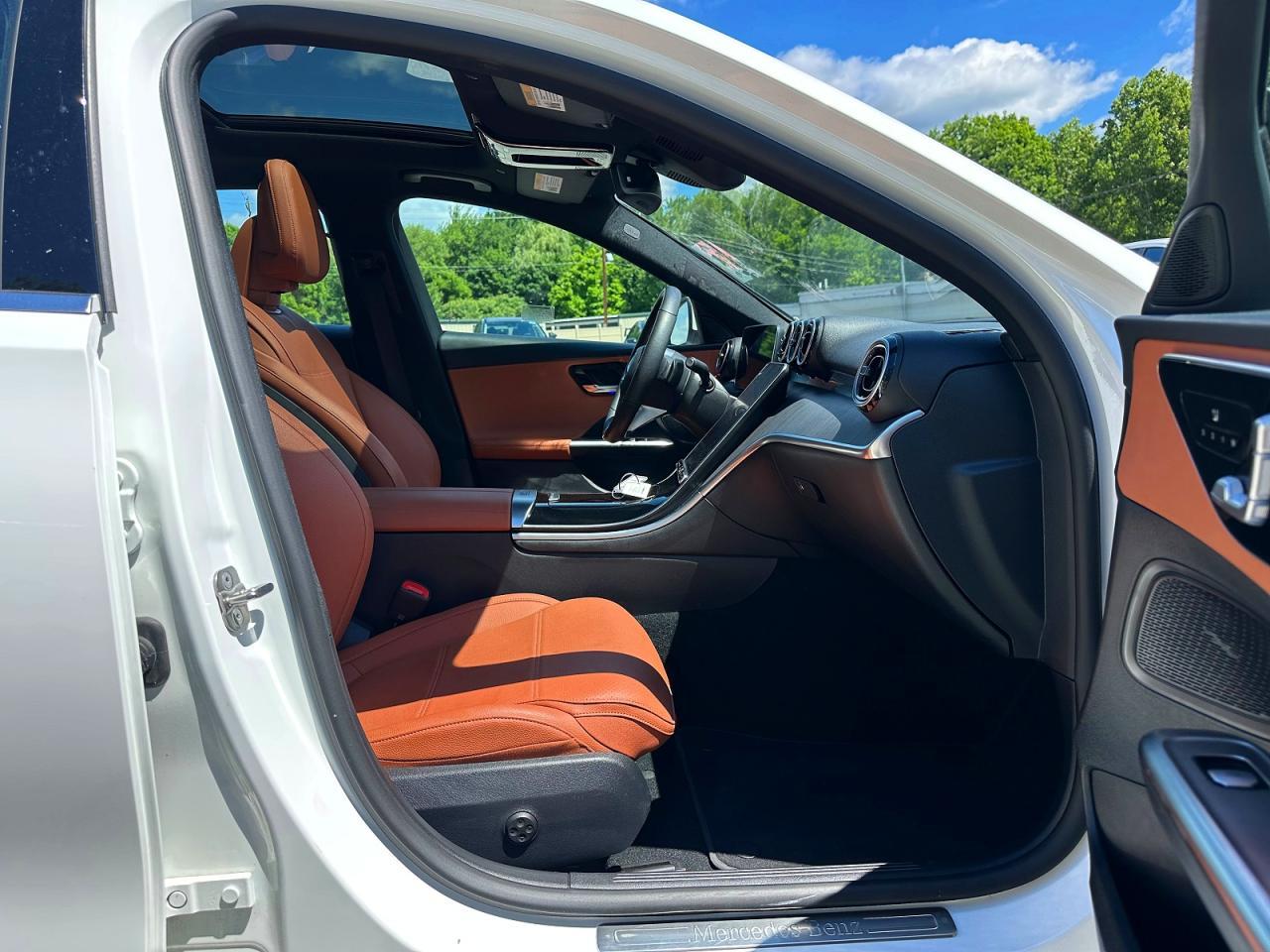 2025 Mercedes-Benz C 300 4Matic - zdjęcie 8