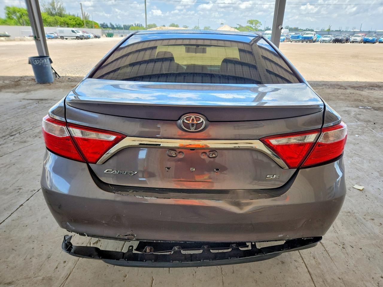2015 Toyota Camry Se - zdjęcie 6