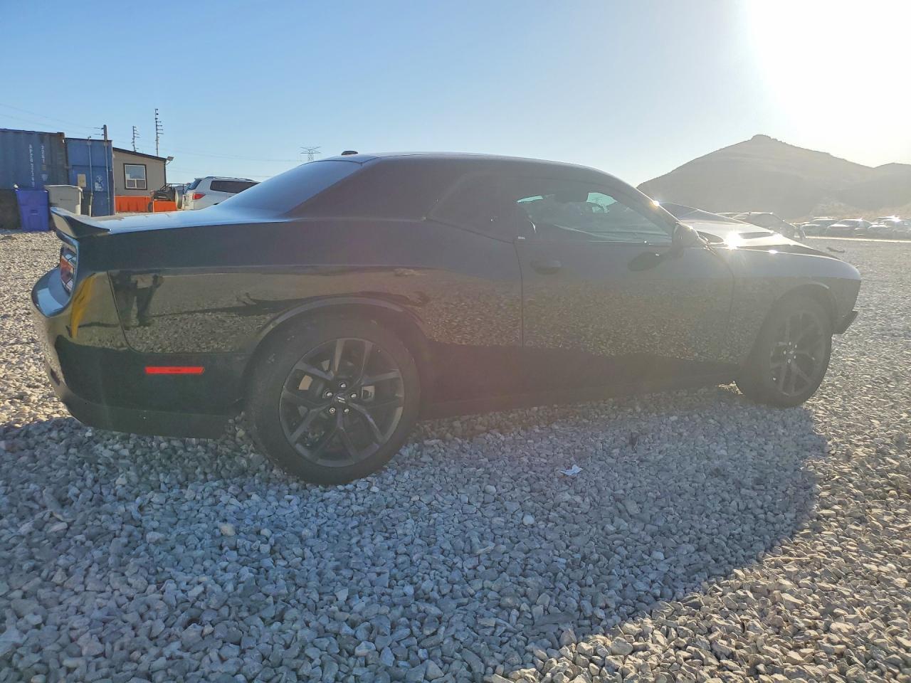 2021 Dodge Challenger Sxt - zdjęcie 3