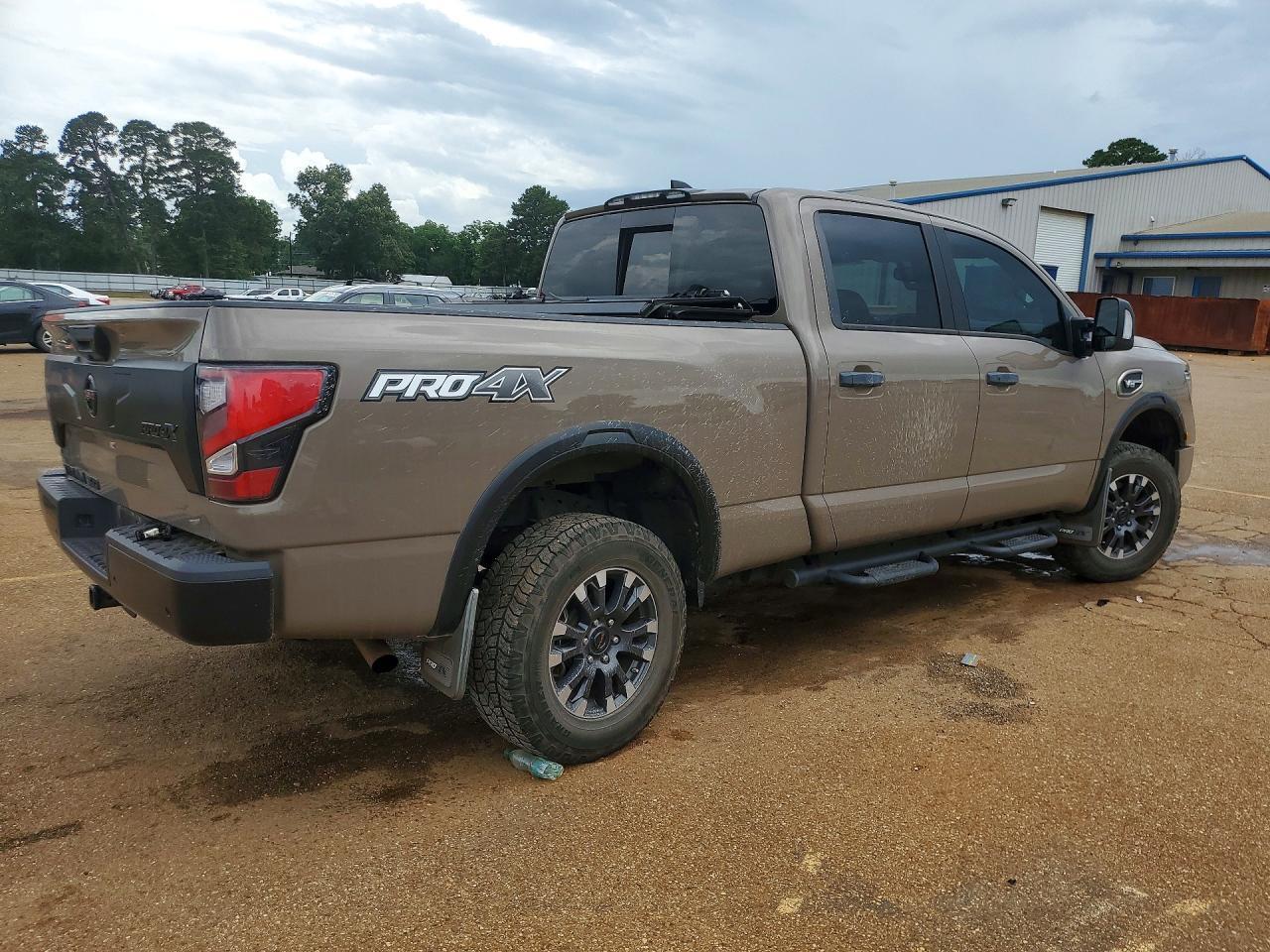 2022 Nissan Titan Xd Pro-4X - zdjęcie 3