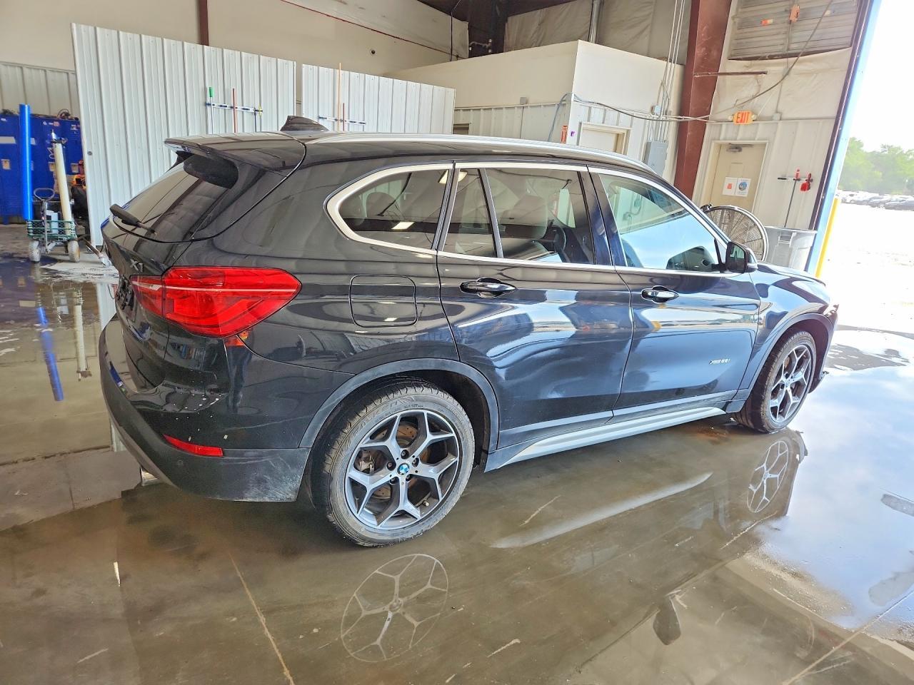2016 BMW X1 xDrive28I - zdjęcie 3
