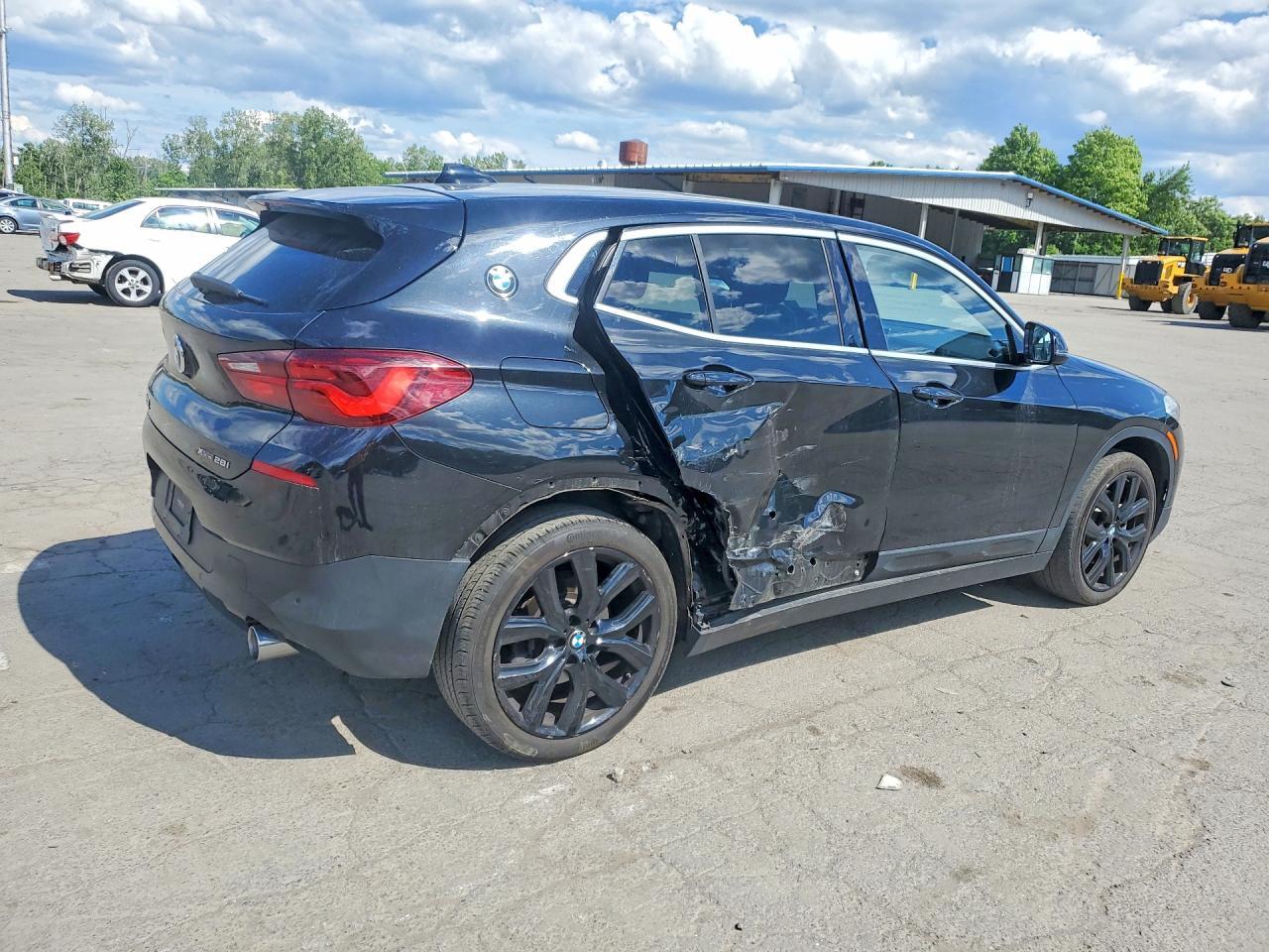 2022 BMW X2 xDrive28I - zdjęcie 3