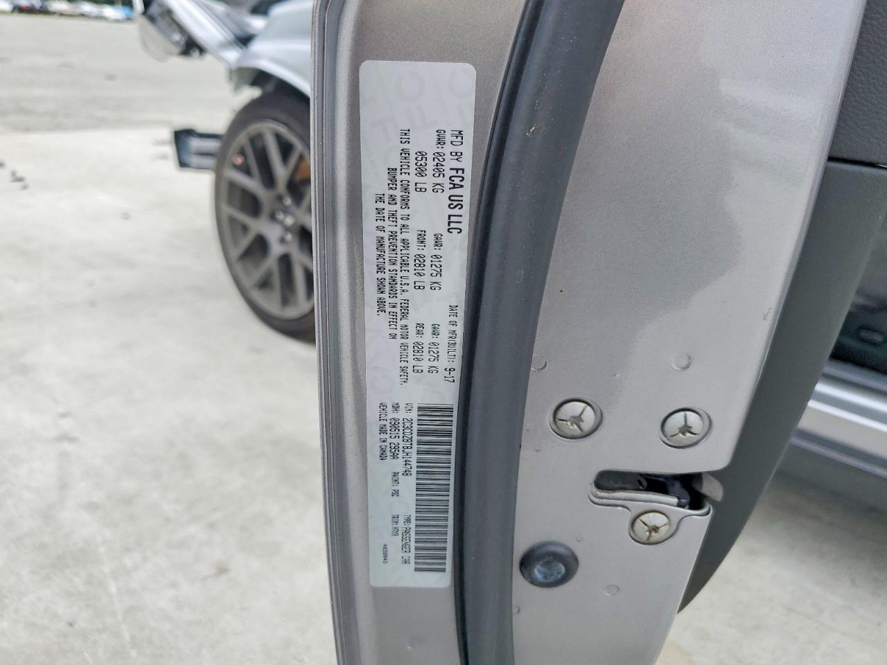 2018 Dodge Challenger R - zdjęcie 12