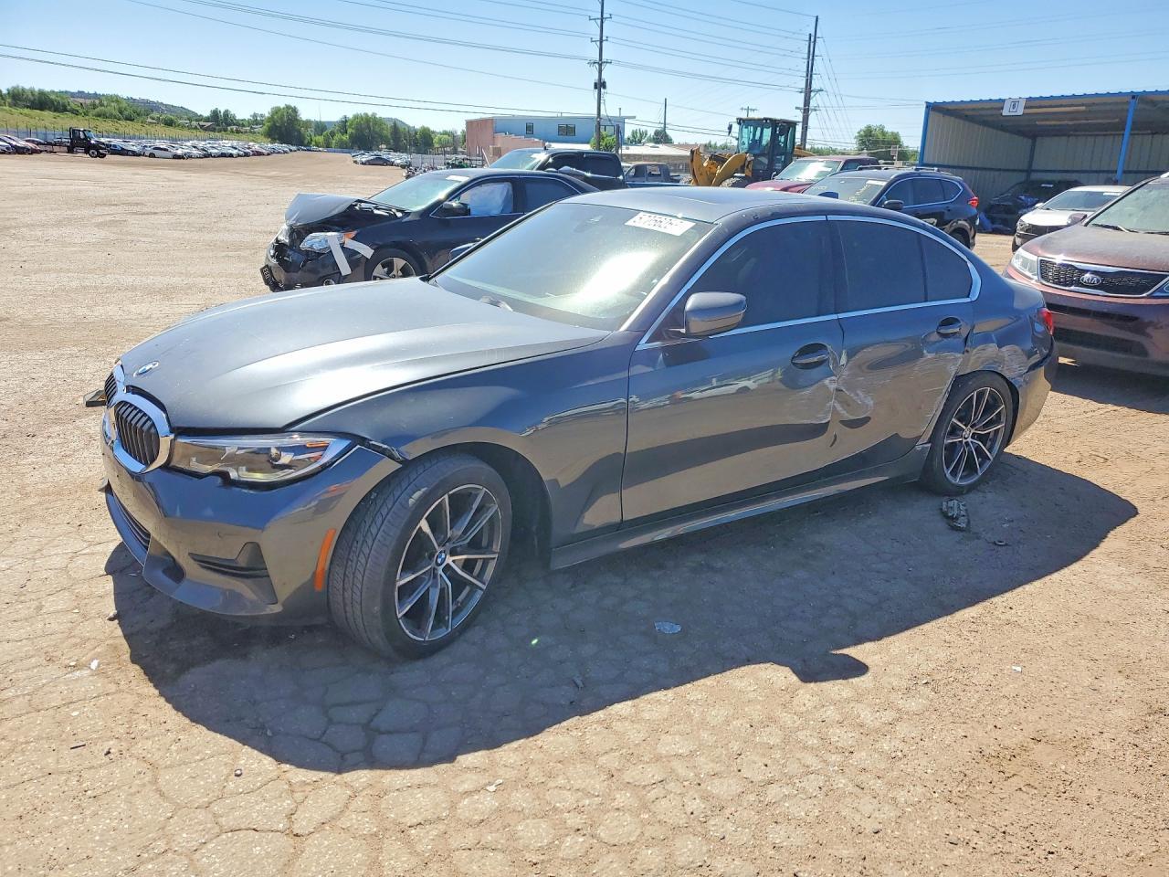 2020 BMW Seria 3 330i - zdjęcie główne